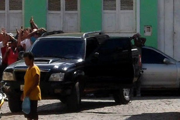 Ituberá: Polícia encontra carros utilizados por bandidos nos assaltos aos bancos