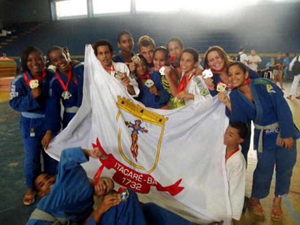 judocas da Academia de judô ANJU’S & Os Leões Dourados de Itacaré