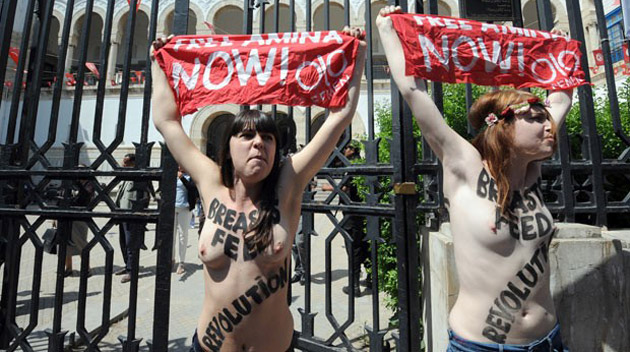Ativistas do grupo feminista ucraniano Femen fazem protestos seminuas