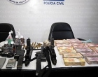 Salvador: Quadrilha é presa com R$ 70 mil, 18 kg de drogas e 2 metralhadoras