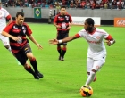 Vitória começa arrasador, mas cede empate para o Internacional