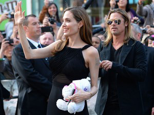 Angelina Jolie faz primeira aparição pública após dupla mastectomia