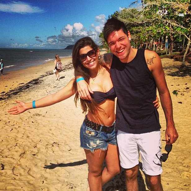Apaixonados, ex-BBBs Nasser e Andressa curtem viagem romântica na Bahia