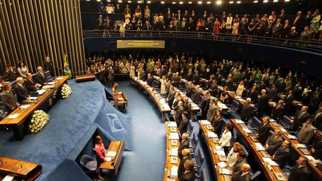 Câmara pode votar PEC que autoriza vereador a acumular cargo e suplência
