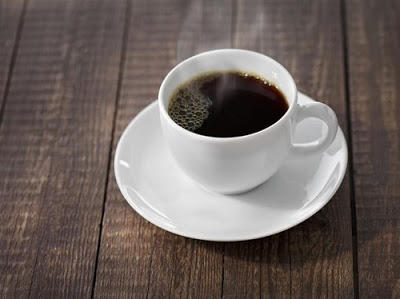 Mais de 4 xícaras de café ao dia aumenta risco de morrer, adverte estudo