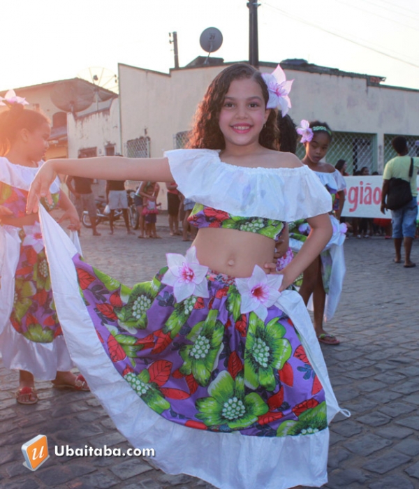 roupas de desfile primavera infantil