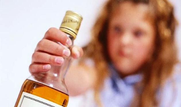 Lei que criminaliza venda de bebida alcoólica a menores é sancionada