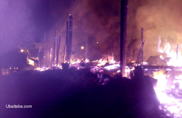 Ubaitaba: Incêndio nesta madrugada destrói 4 casas no Bairro Gutemberg Araújo