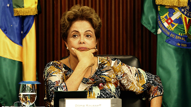 Dilma vai cortar cargos e ministérios a partir desta sexta, revela líder do governo