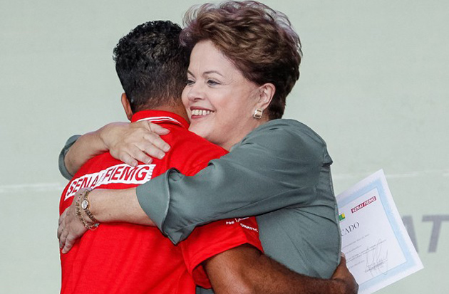 Dilma reduz quase pela metade vagas prometidas para Pronatec até 2018