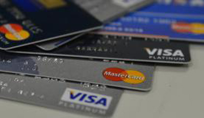 Juros do cartão de crédito chegam a 431% ao ano e são os mais altos desde 2011