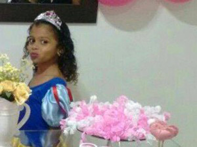 Menina é morta a tiros em assalto a lanchonete da mãe: : ‘Tinha R$ 7 só. Ele voltou e atirou’