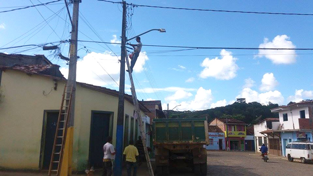 Manutenção da iluminação pública de Taboquinhas e zona rural