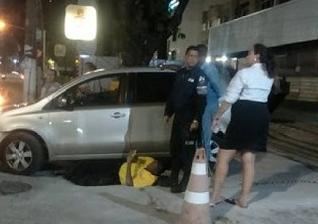 Mulher atropela manobrista por causa de R$ 6 em Salvador