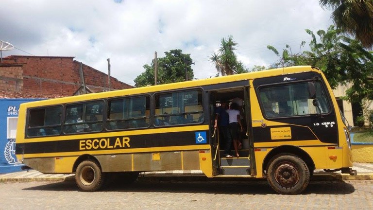 Itacaré: Prefeitura regulariza transporte escolar da Zona Rural de Taboquinhas