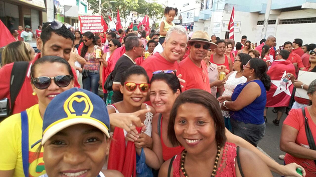 Ubaitaba: Zé Carlos e Leninha do Mª Olímpia participam de ato a favor de Dilma e Lula
