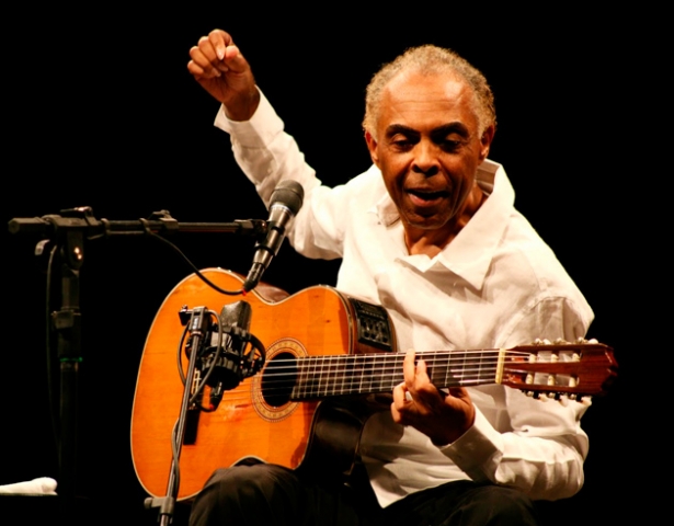 Gilberto Gil tem alta cancelada e continua internado em São Paulo