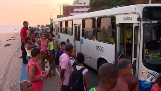 Passageiro reage a assalto a ônibus em Salvador e é morto a tiros