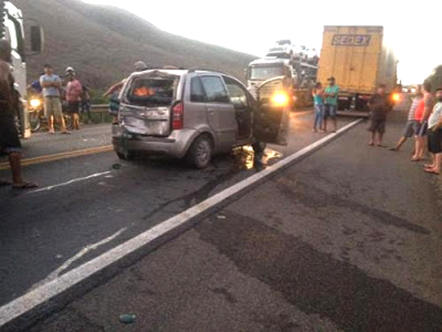 Jequié: Acidente envolvendo carreta dos Correios, caminhão e carro deixa feridos na BR-116