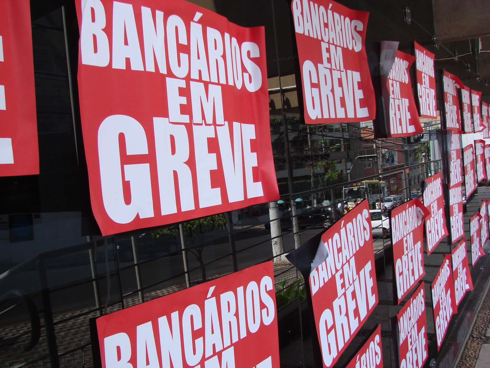 Bancários da Bahia decidem entrar em greve por tempo indeterminado