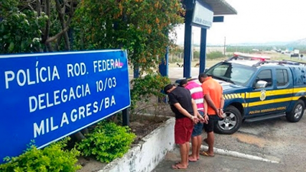 PRF prende em Milagres grupo que praticava assaltos contra caminhoneiros