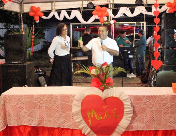 Itacaré: Colégio de Taboquinhas realiza festa em homenagens no Dia das Mães