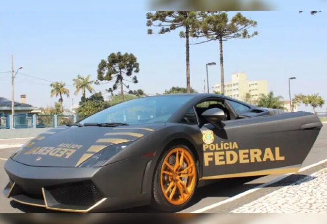 Carro de luxo avaliado em R$ 800 mil é usado como viatura pela Polícia Federal