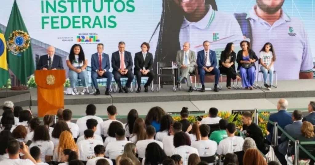 Lula anuncia construção de oito novos Institutos Federais na Bahia