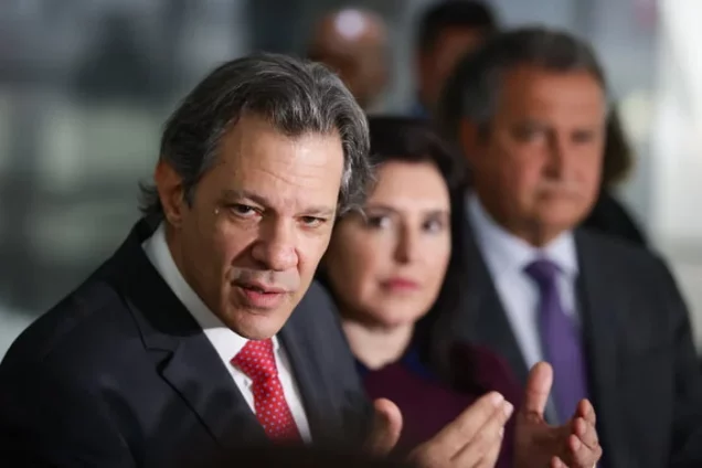 Haddad anuncia corte de R$ 15 bi no Orçamento de 2024