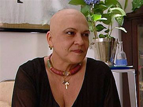 Com câncer de mama, Regina Dourado está internada em estado terminal