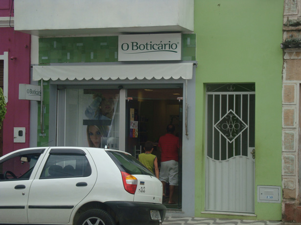 Ubaitaba: Bandidos armados assaltam loja O Boticário