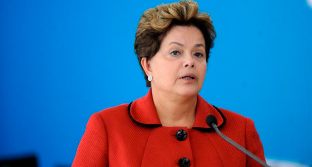 Antes de afastamento Dilma regula Marco Civil e acaba com WhatsApp e Facebook grátis no celular
