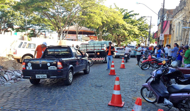 Ubaitaba: DETRAN apreende vários veículos irregulares em operação conjunta com a PM