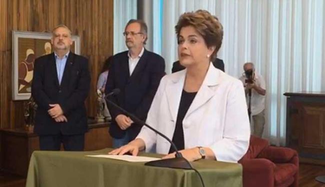 Dilma apoia plebiscito para antecipar as eleições presidenciais de 2018